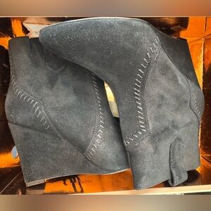 NWOT Rebecca Minkoff Black Suede Wedge Heel Ankle Boots size 7